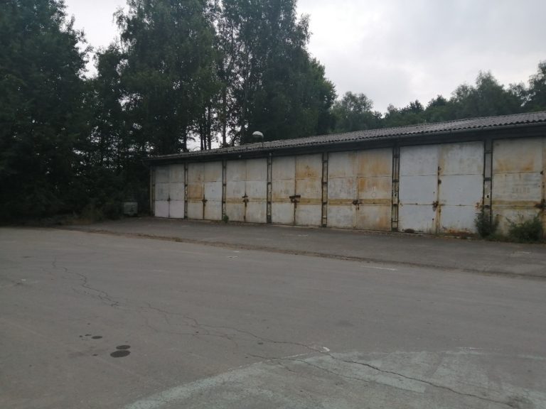 Nabídka na pronájem nebytového prostoru ve stavbě budovy bez č.p./č.e. na pozemku p.č. 3975/7 , zastavěná plocha a nádvoří,   o výměře 137,52 m2 – garáž, bývalá místecká kasárna, k.ú. Místek, obec Frýdek-Místek