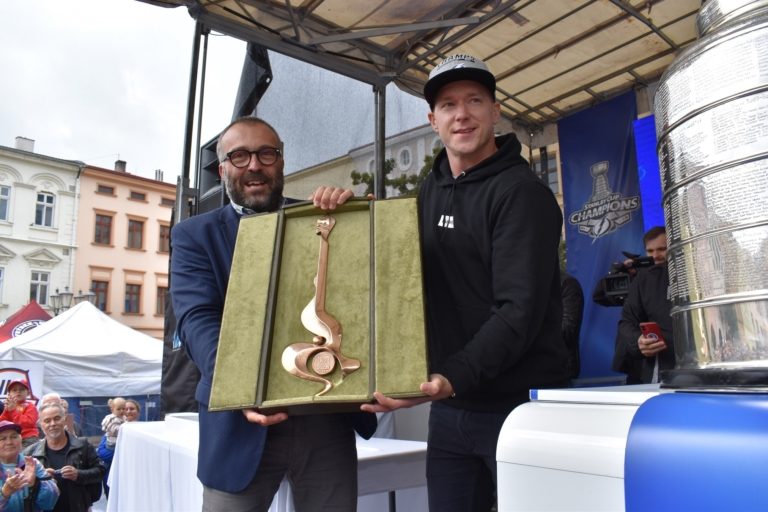 Ondřej Palát převzal od primátora Petra Korče klíč od města