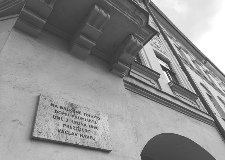 JAK OSLAVÍ MĚSTO 17. LISTOPAD?