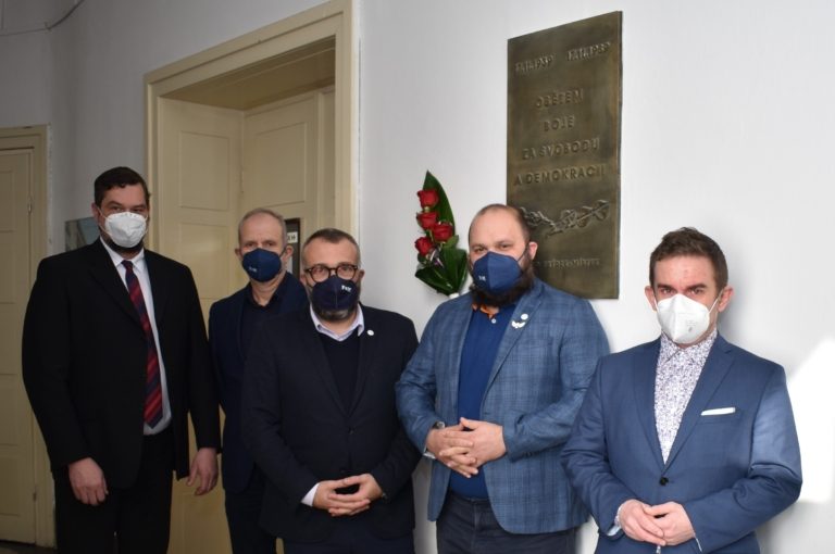 MĚSTO SI PŘIPOMÍNÁ 17. LISTOPAD