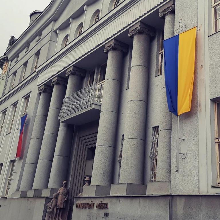 UKRAJINSKÁ VLAJKA NA MAGISTRÁTU