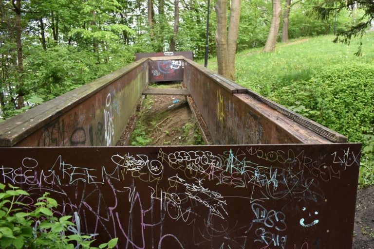 PARK JIŽNÍ SVAHY ČEKÁ REVITALIZACE, BUDE MÍT NOVOU LÁVKU A DALŠÍ CHODNÍKY