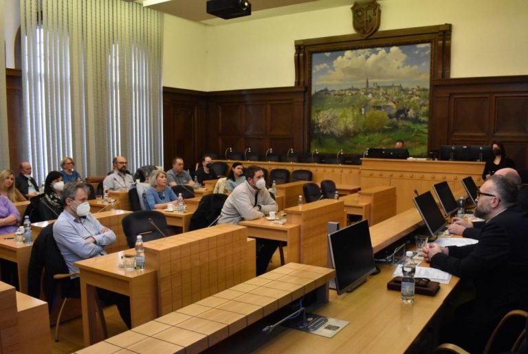 ŠKOLSTVÍ VE F-M: RADNICE BUDE ŠKOLÁM BLÍŽE