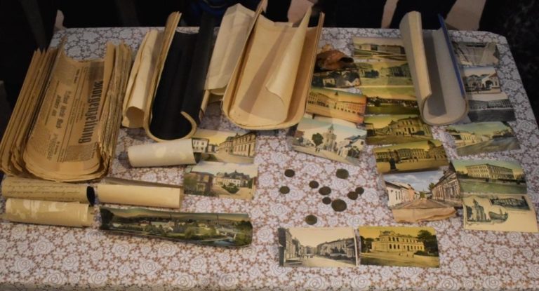 VĚŽ KOSTELA SV. JANA A PAVLA ODHALILA CENNÉ VZKAZY PŘEDKŮ