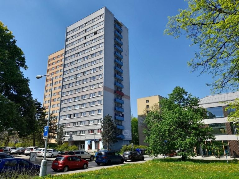 MĚSTSKÉ BYTY: PENÍZE Z NÁJMŮ ZPĚT DO ÚDRŽBY A NÁJEMNÉ BEZ INFLACE