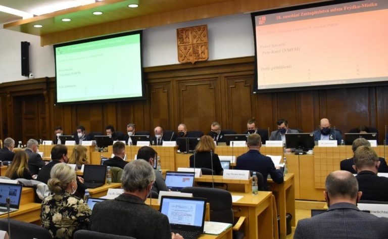 CO SCHVÁLILI ZASTUPITELÉ