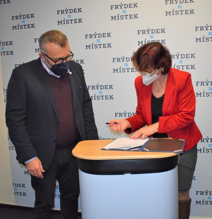 VÍCE PENĚZ DO SPORTU, KULTURY A SOCIÁLNÍCH SLUŽEB