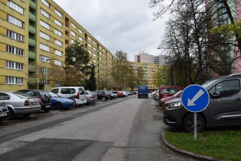 PO SÍDLIŠTI ANENSKÁ POMALEJI, MĚSTO PŘIPRAVUJE ZÓNU