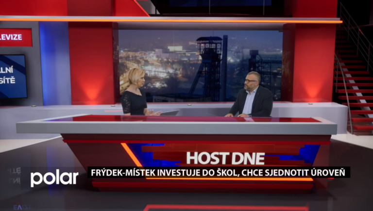 NIŽŠÍ ZADLUŽENÍ, INVESTICE DO ŠKOL a další témata v rozhovoru s primátorem PETREM KORČEM