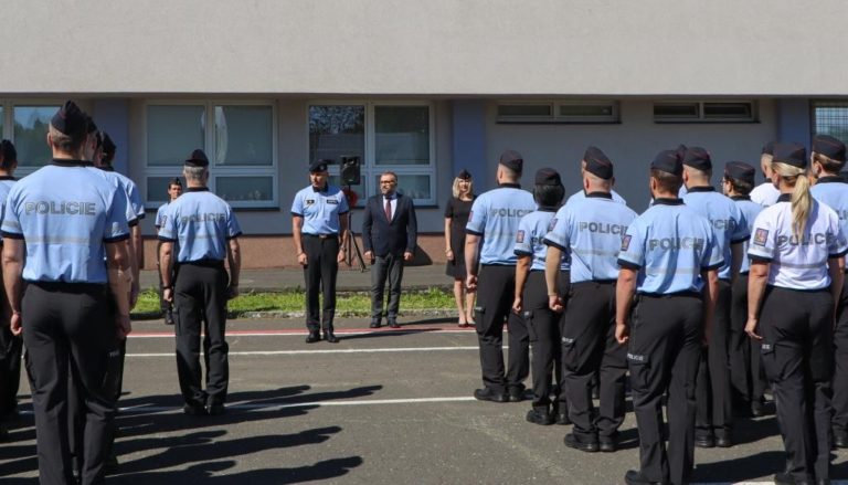 67 NOVÝCH POLICISTŮ SLOŽILO SLIB