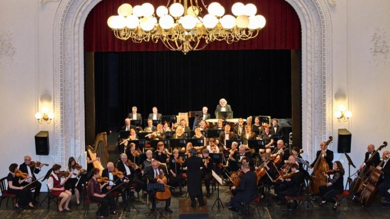 SYMFONICKÝ ORCHESTR OSLAVIL ŠEDESÁTINY