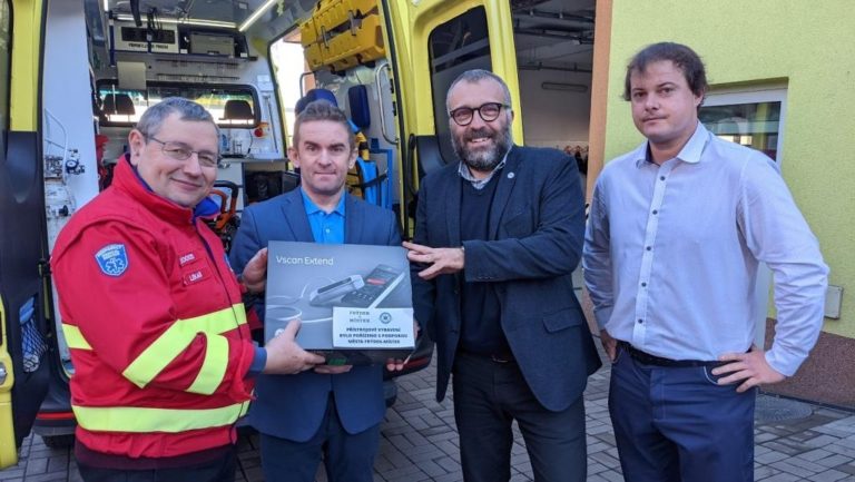 MĚSTO DAROVALO ZÁCHRANÁŘŮM PŘENOSNÝ ULTRAZVUK