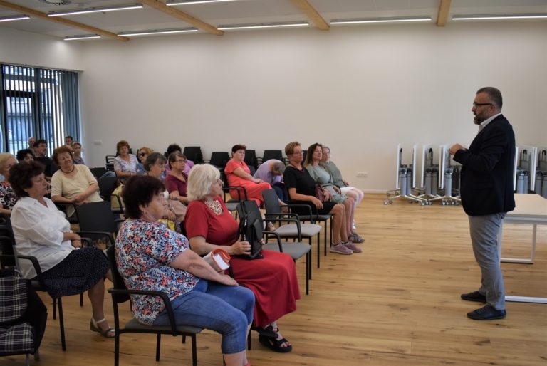 SETKÁNÍ PRIMÁTORA SE SENIORY