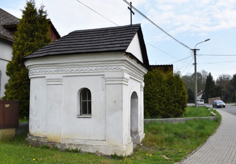 DALŠÍ TŘI PAMÁTKY V RUKOU RESTAURÁTORA