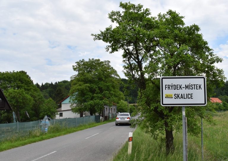 MĚSTO OPRAVUJE SILNICI VE SKALICI