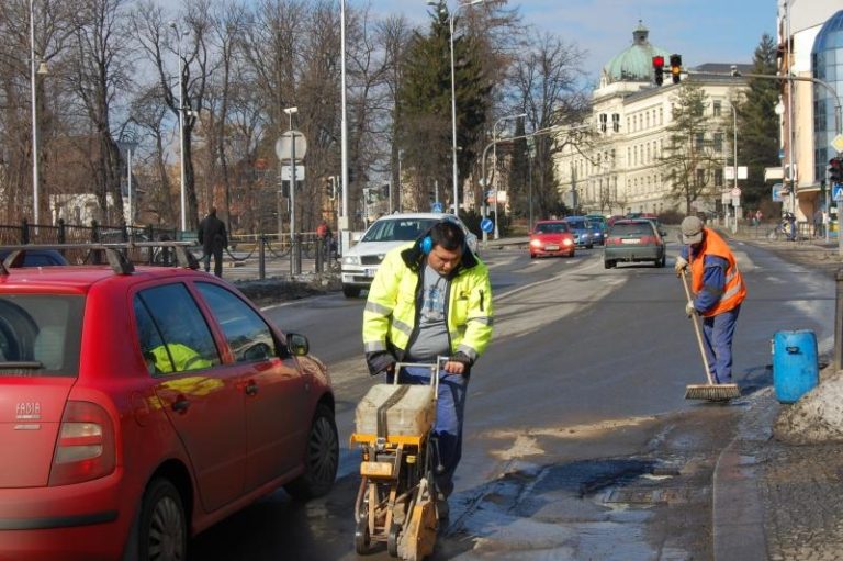 Zima se podepsala na cestách