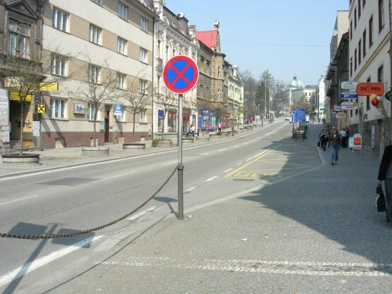 Oprava výtluků na TGM