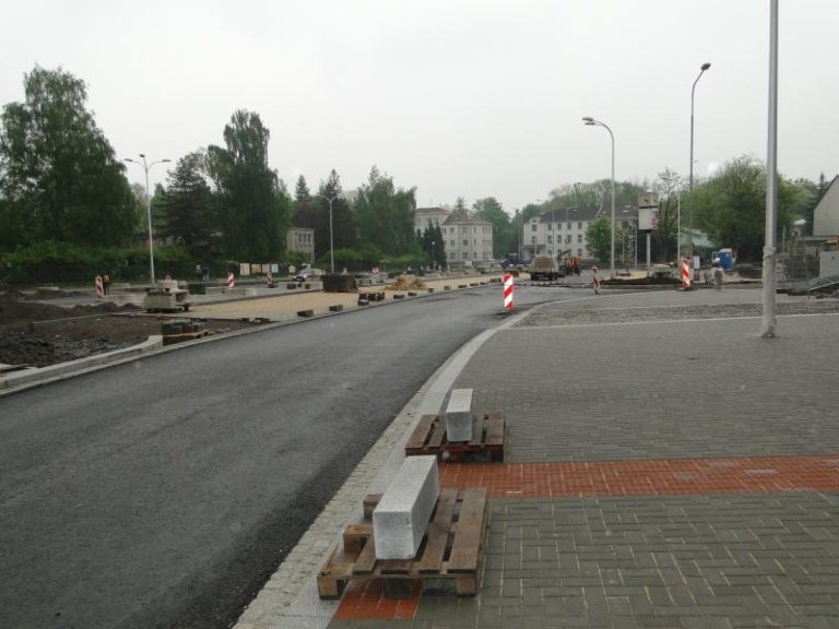 DOPRAVA:    uzavírka na 8. pěšího pluku