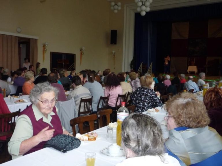 Na Klubech důchodců statutárního města Frýdek-Místek probíhají oslavy Svátku matek