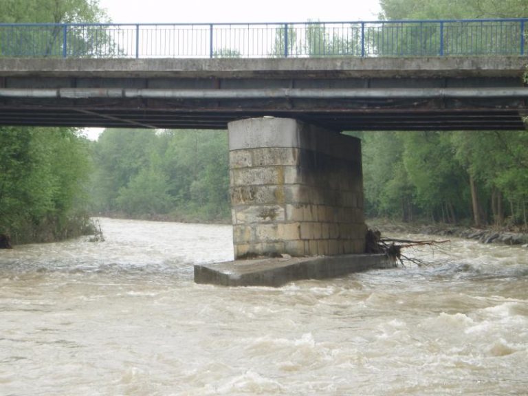 Změny jízdních řádů v důsledku narušení statiky mostu v obci BAŠKA