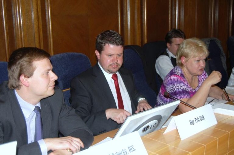 Zastupitelé schválili revolvingový úvěr