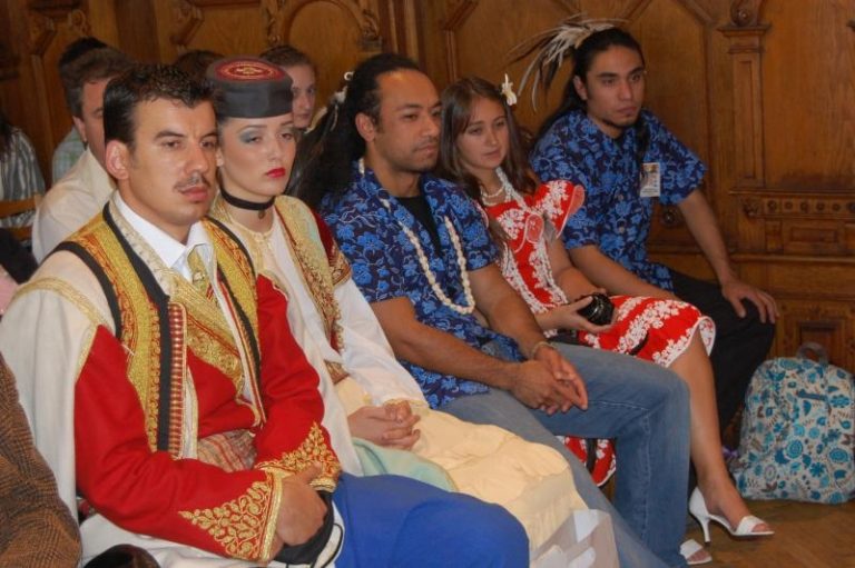 Mezinárodní folklorní festival dnes roztančí město