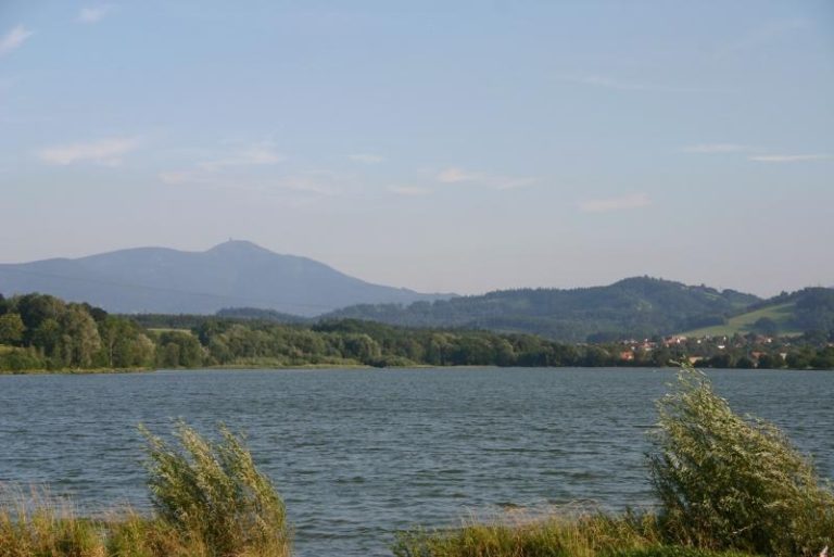 Přehradu Olešná olemuje cyklostezka