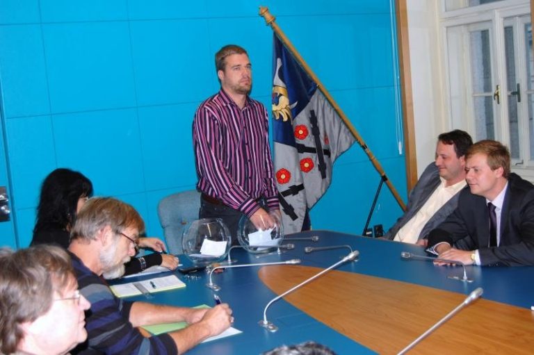 Strany již znají svá čísla