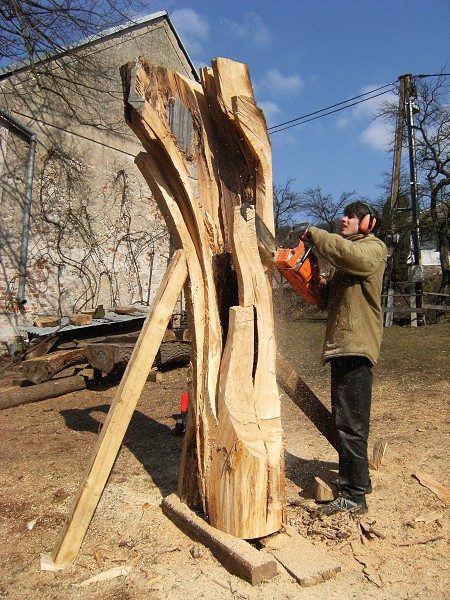 Brněnský sochař a malíř Zdeněk Macháček ml. vystavuje v Domě Pod Svícnem