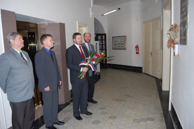 Zástupci města uctili Den boje za svobodu a demokracii