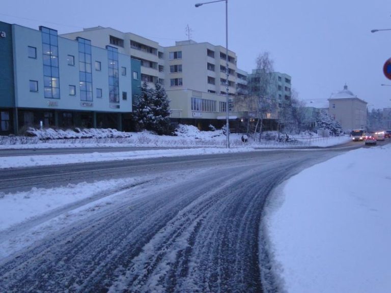 V terénu je veškerá technika na odklízení sněhu