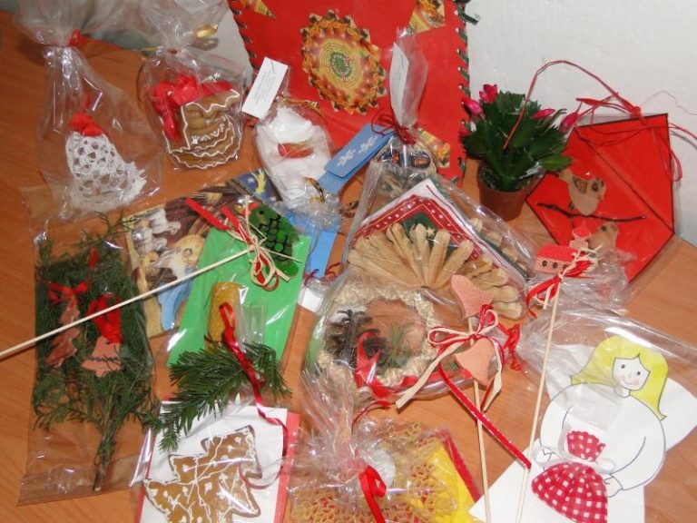 Děti obdarují seniory a zdravotně postižené