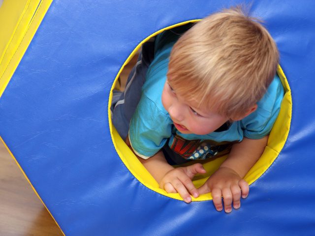 Cvičení rodičů s dětmi s Hankou v Rodinném centru Klíček
