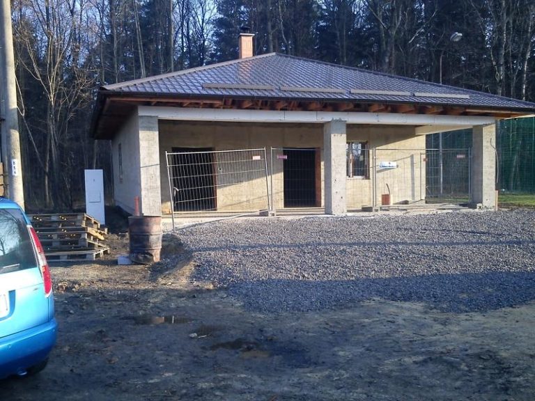 Sportovní hřiště Zelinkovice – Lysůvky