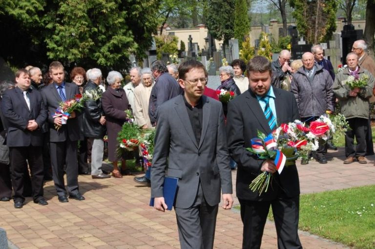 Radnice uctila válečné oběti