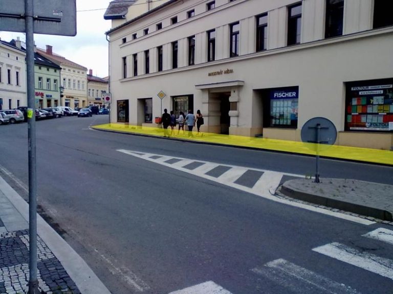 Rekonstrukce chodníku před magistrátem