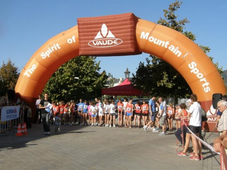 Slezanští chodci startovali na Slovensku