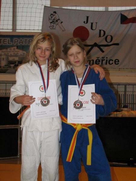 TŘI MEDAILOVÁ UMÍSTĚNÍ NA MISTROVSTVÍCH REPUBLIKY V ŽÁKOVSKÝCH KATEGORIÍCH