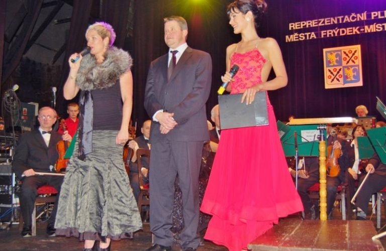 Reprezentační ples města byl povedený