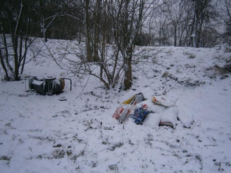 1,24 t odpadu zlikvidováno z černých skládek v měsíci lednu 2012