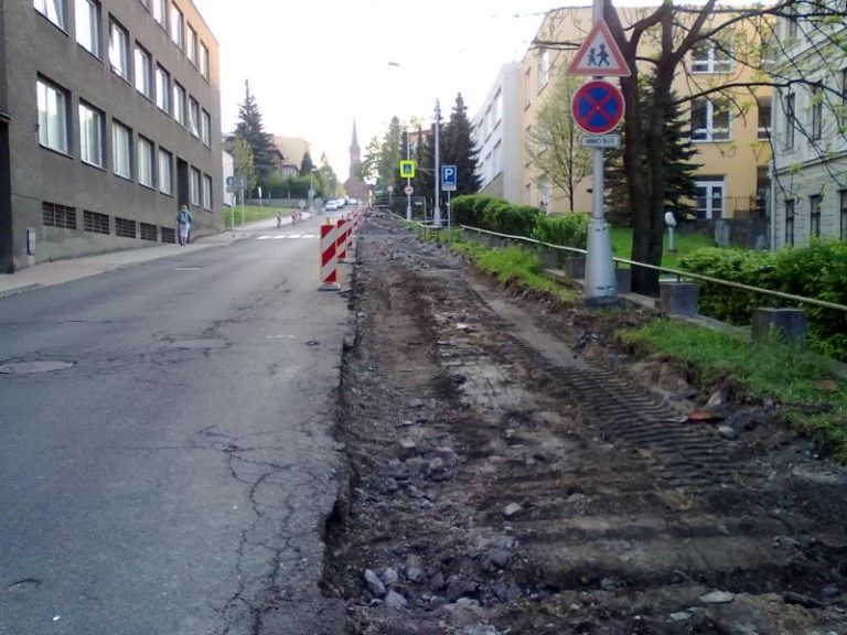 Oprava chodníků na ul. Husova a na Růžovém pahorku