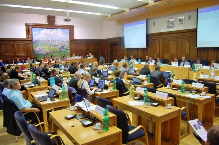 Zastupitelstvo probíralo vyšetřovací kauzy