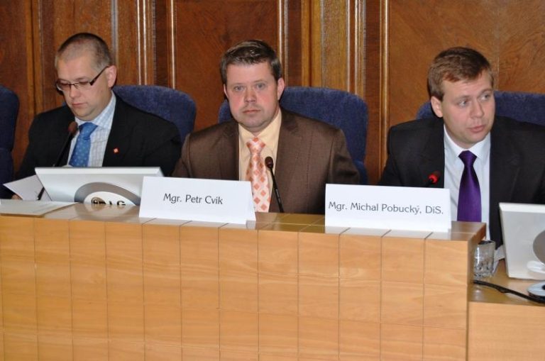 Zastupitelé zvolili nového primátora a jeho náměstky