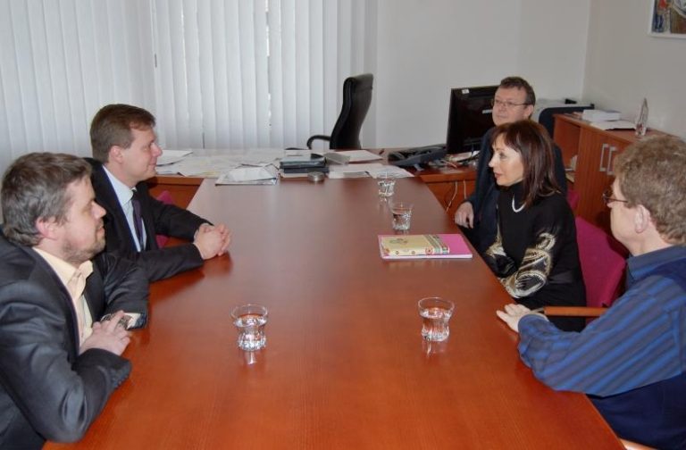 Město zajímá osud gymnázia