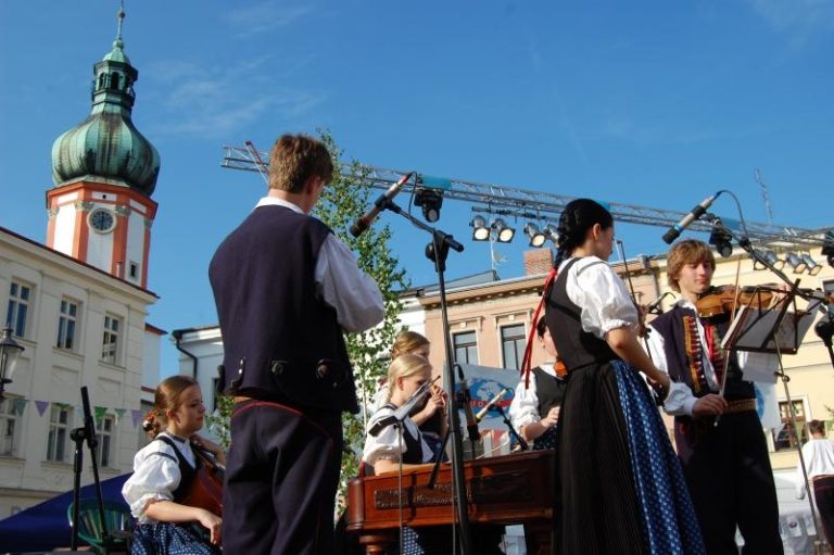Město roztančí Mezinárodní folklorní festival