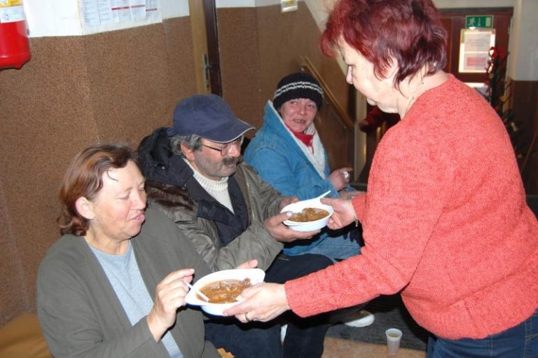 Kde najde osoba bez domova radu a pomoc?