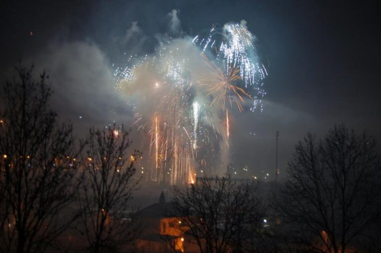 Frýdek-Místek vítal nový rok tradičně půlnočním ohňostrojem
