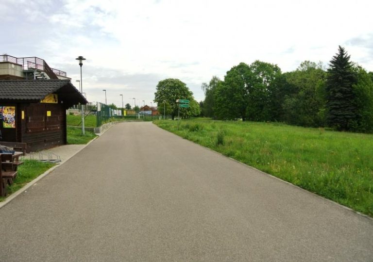Stavba hřiště na Olešné omezí pohyb na cyklostezce