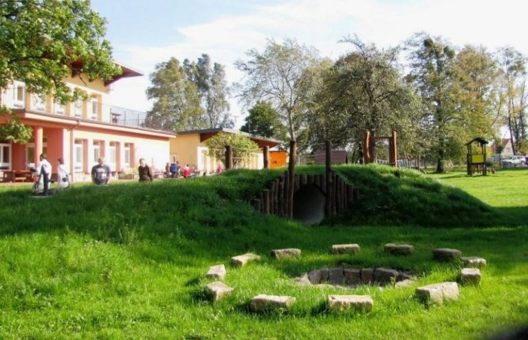 Mateřská škola Beruška má novou přírodní zahradu