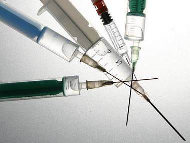 Nakládání s použitými injekčními stříkačkami a jehlami z inzulínových per